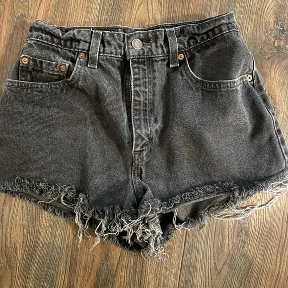 Levi's Women’s 551 Black Denim Cutoff Jean Shorts - Picture 1 of 3